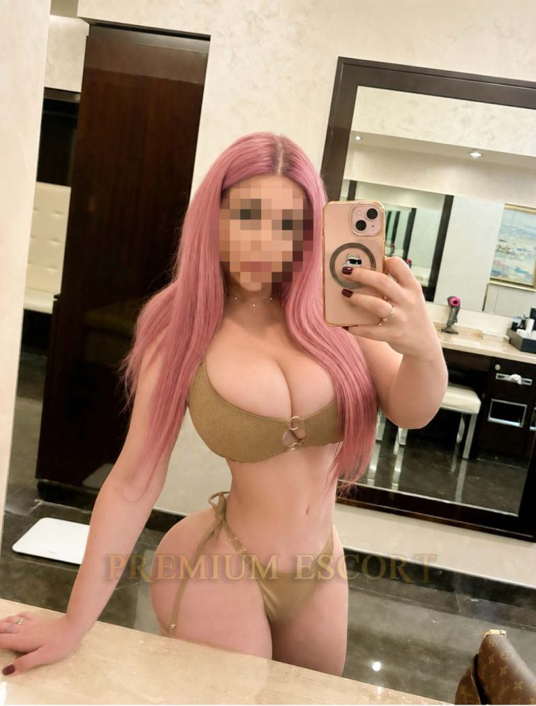 DANIELA ESCORT