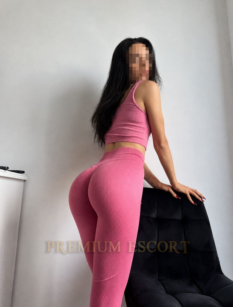 NICOL ESCORT 3